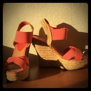 Coral chunky wooden heel